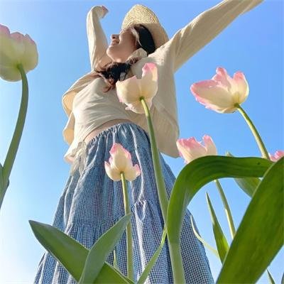 穿黄靴子的女孩 海报