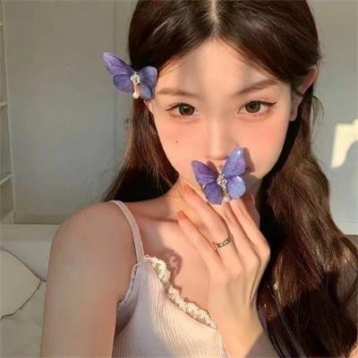 推新人的故事 海报